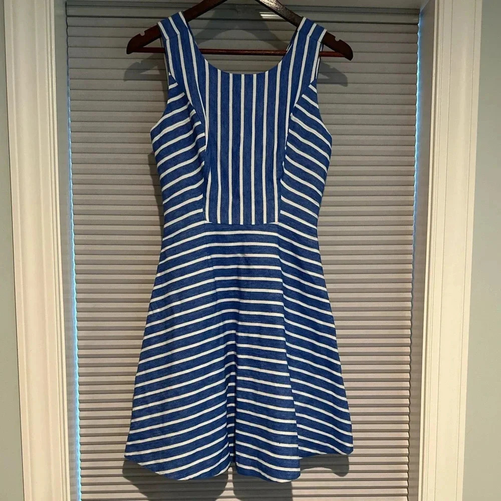 Vineyard Vines blue and white striped a-line dress cotton/linen